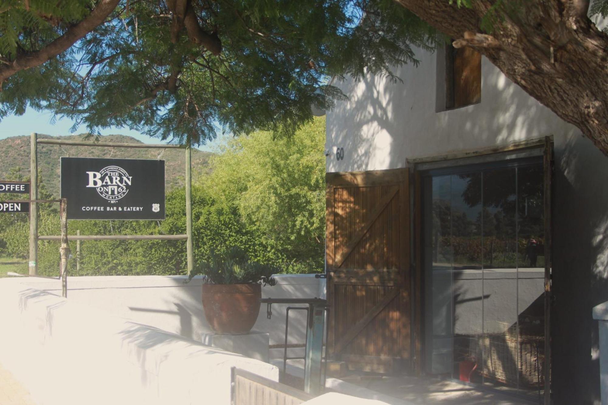 The Barn On 62 - Cottages مونتاغو المظهر الخارجي الصورة